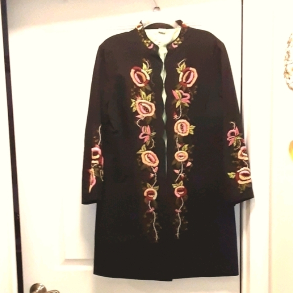 VINTAGE NEWPORT NEWS MIDI BLACK COAT/W EMBROIDERY